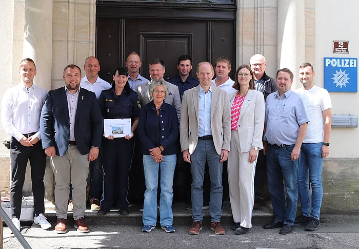 Gruppenbild Sicherheitsgespräch 2025 mit den Bürgermeister*innen der Gemeinden im Bereich der PI Nabburg